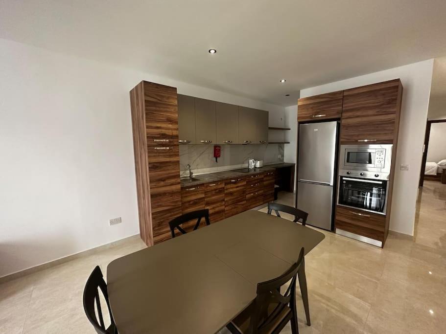 شقة Duplex Penthouse In Gzira Sleeps 6 المظهر الخارجي الصورة